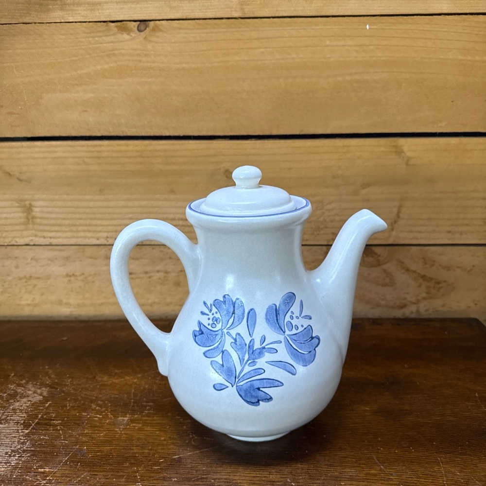 Floral Ceramic Teapot with Lid - Picture 4 of 5
